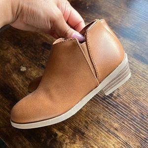 Old Navy Boots Size 9